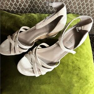Louise et Cie Strappy Cream Heels